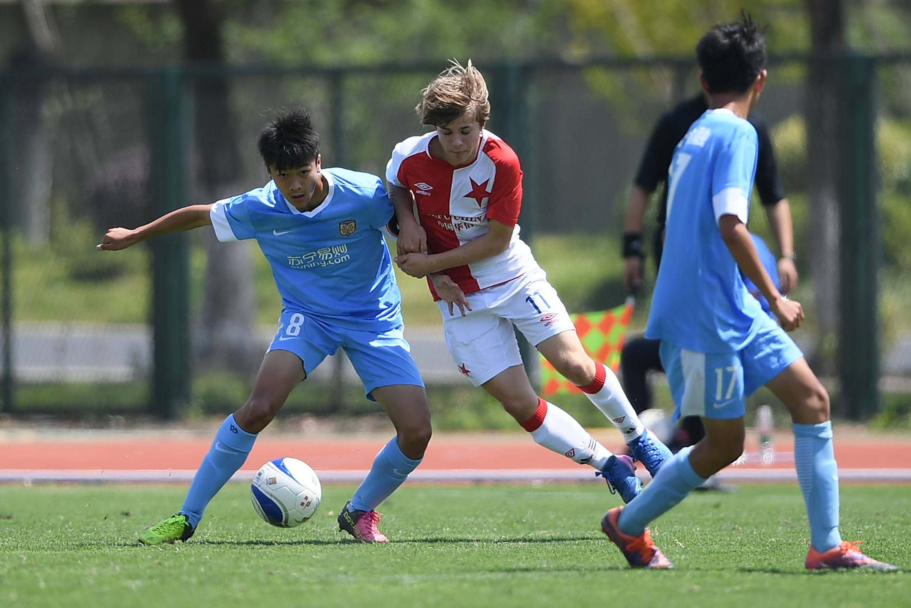 中脱颖而出 中脱颖而出