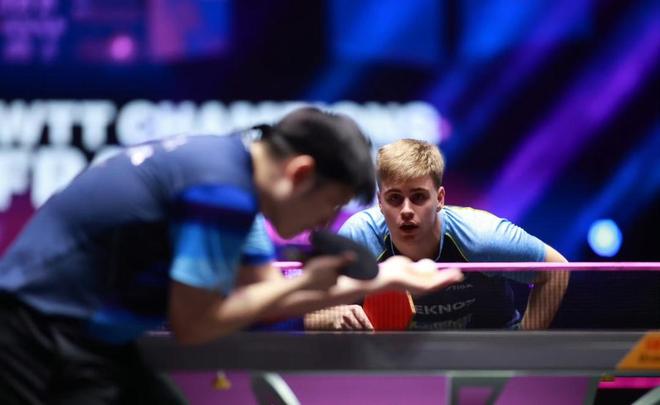 更加积极地 更加积极地