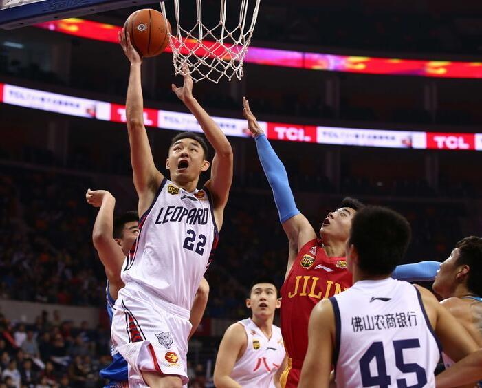 率先破门 率先破门